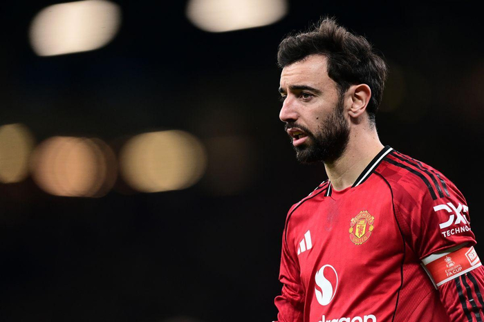 开云线上入口-重磅！拜仁8600万镑报价曼联队长，红魔核心争夺战打响|B费|转会|拜仁报价|拜仁慕尼黑|布鲁诺·费尔南德斯_新浪体育_新浪新闻